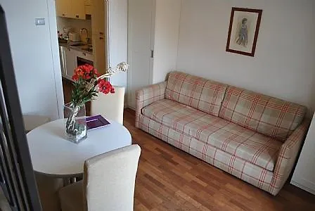 Sleeps 3 Pool Wifi Διαμέρισμα Meina